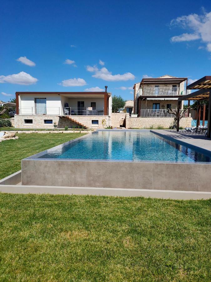 La Casazza - Country House Apartment Rosolini Bagian luar foto