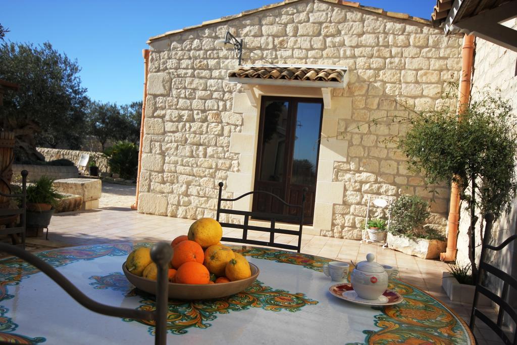 La Casazza - Country House Apartment Rosolini Bagian luar foto