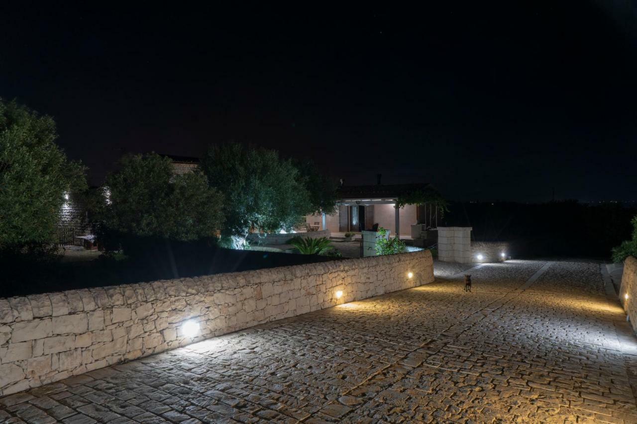 La Casazza - Country House Apartment Rosolini Bagian luar foto